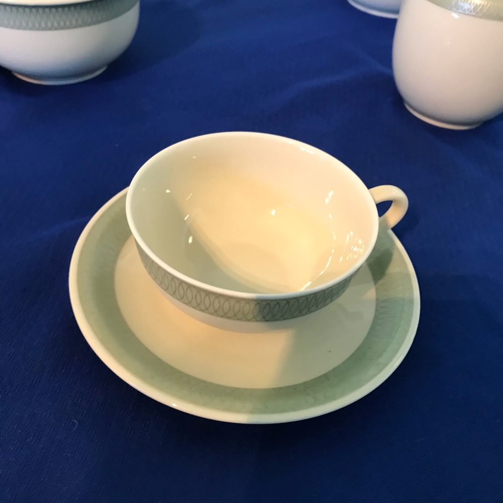 Tea Set - Picture 3 of 6